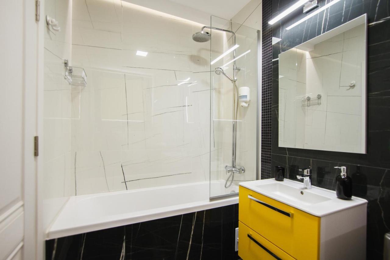 Romantic Getaway At West Residence Oradea Exterior photo
