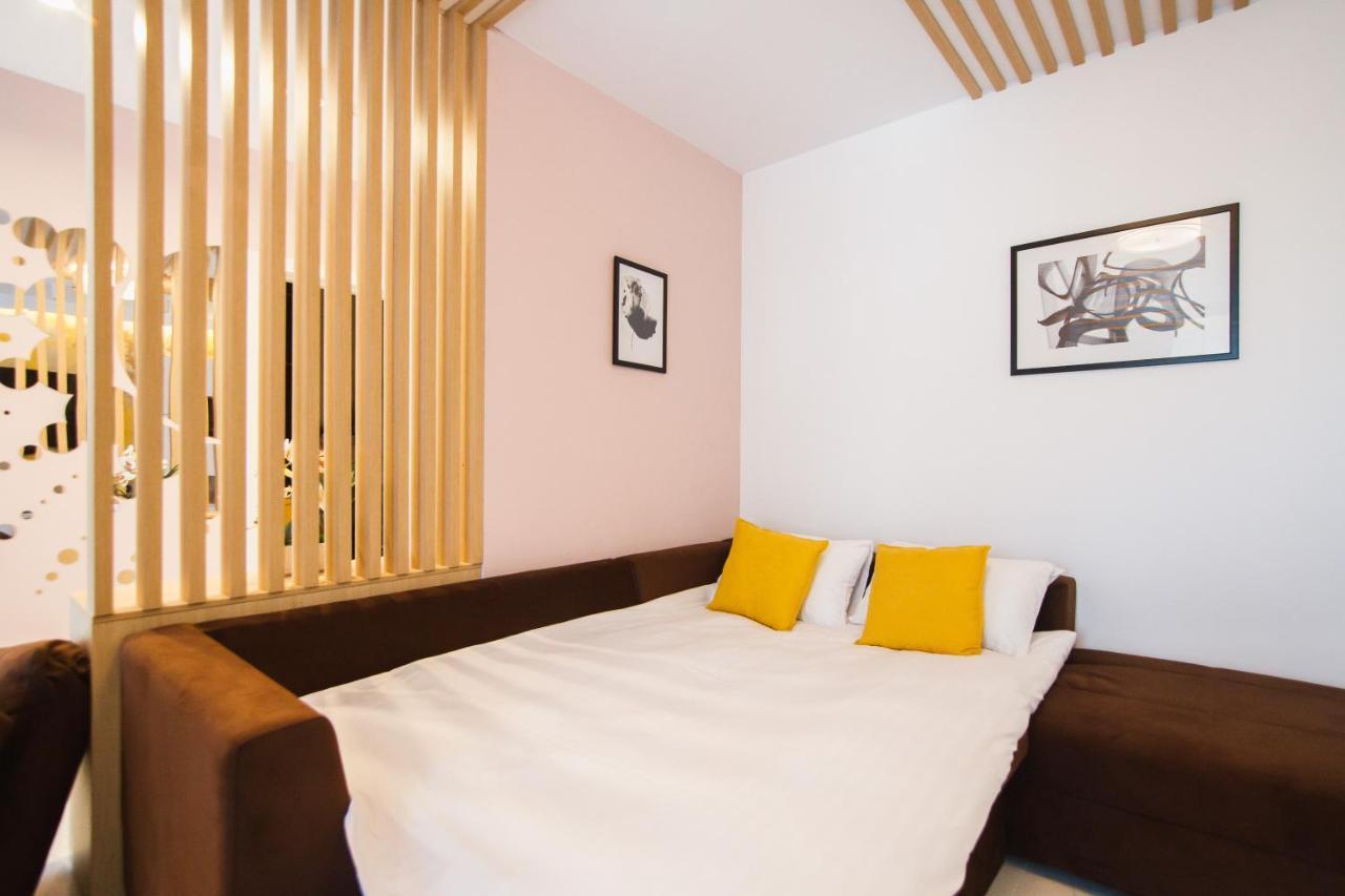 Romantic Getaway At West Residence Oradea Exterior photo